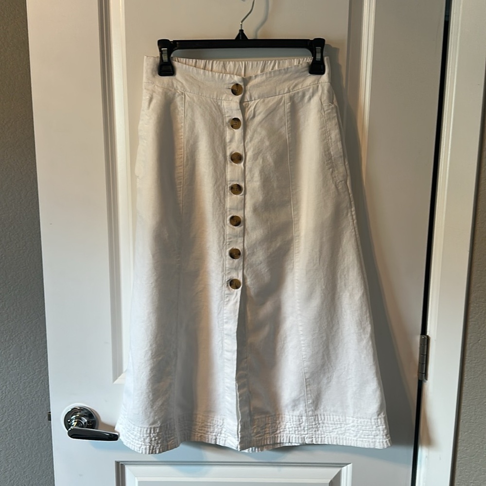 Universal Thread Button-Front White Linen Skirt - image 4